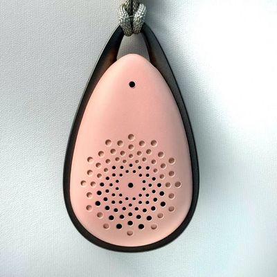 Компактный носимый очиститель воздуха с длительным сроком службы батареи для тихой очистки воздуха